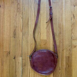 Portland Leather Circle Crossbody bag